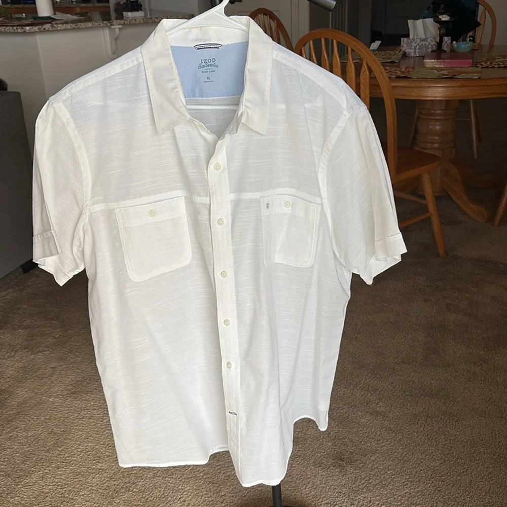 IZOD men's short sleeve shirt